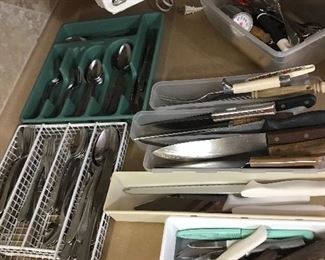 Oneida & Vintage Flatware Set/Knives/Utensils
