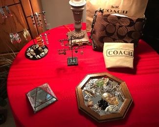 COACH Purse w/Dust Bag Ladies Jewelry (Vintage Lapel Pins)