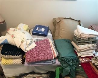 Crotched Afghans/Blankets/Sheet Sets/Tablecloths/Curtains