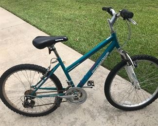 Roadmaster 24 Granite Peak Mountain Bike