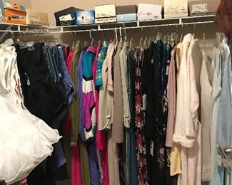 Ladies Dresses/Robes/Athletic Sets/Vintage Gowns/Jeans (Size M & L) Shoes (Size 8 - 8 1/2)