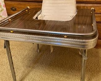 Mid Century Baby Feader Seat