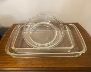 PYREX GLASS COOKING PANS AND LIDS