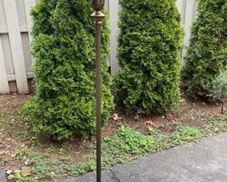 VINTAGE FLOOR LAMP, ORIGINAL WIRING, IN WORKING CONDITION