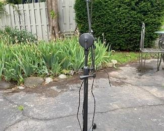 VINTAGE ADJUSTABLE PHOTOGRAPHERS LAMP, WAS SPRAY PAINTED, NEEDS REWIRING