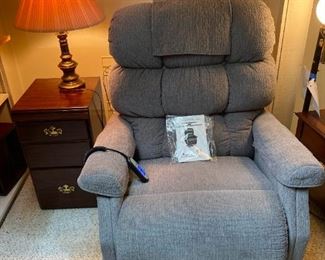 Power Lift and Recline Chair Lot