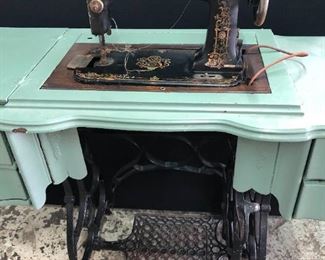 198Atq Stanley Treadle Sewing Machine