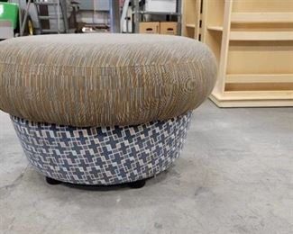 Geometic Pattern Round Foot Rest