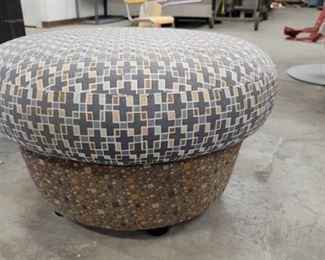 Geometic Pattern Round Foot Rest