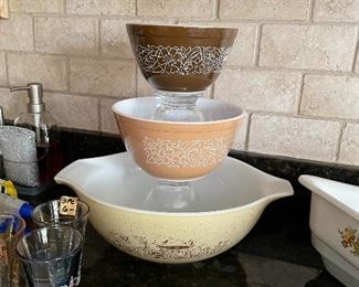 Vintage Pyrex Bowls