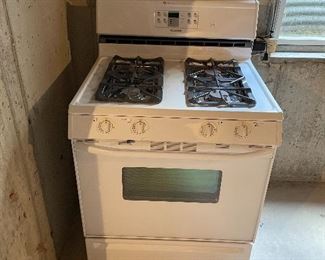 Maytag Advanced Cooking System, Super Capacity gas Range