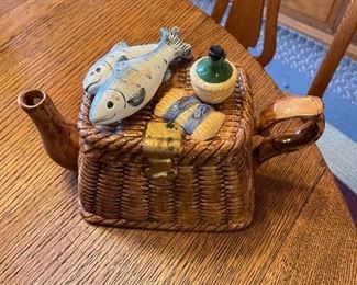 World Bazaar Inc. teapot