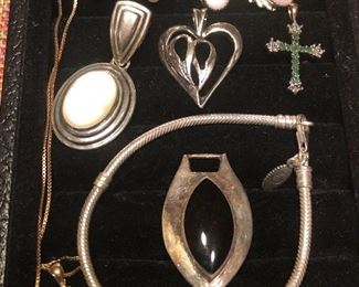 Sterling silver jewelry / Pandora bracelet