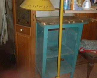 Vintage Tole Lamp..bottom has issues..in the 'house'