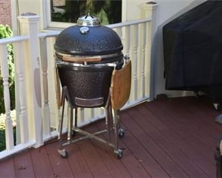 140. VISION GRILLS Kamado Ceramic Charcoal Grill