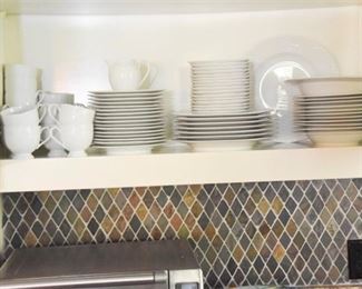 152. Petite Lilly China Service