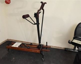 234. STRENTGH AEROBICS Fitness Machine