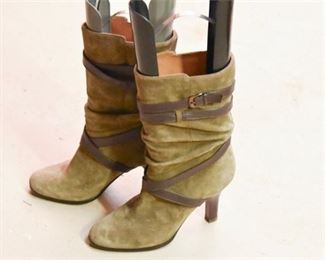 240. SOFFT Size 11 Boots