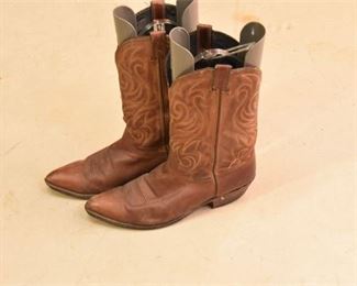242. CODE WEST Size 10 Cowboy Boots