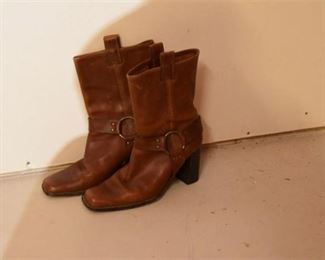 256. MICHAEL KORS Size 10 Boots