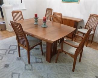 Benny Linden Dining Table and 8 Chairs