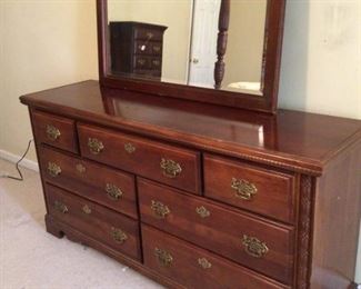 Vaughan Bassett Dresser