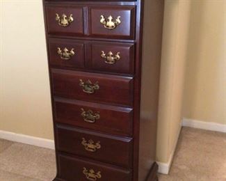Vaughan Bassett Lingerie Armoire