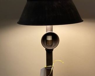 Vintage table lamp. Photo 1 of 2. 