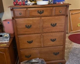 Maple chest of drawers