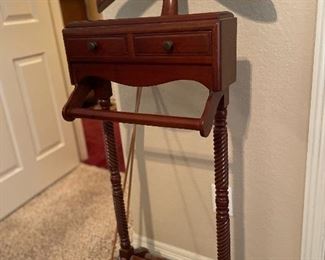 Ornate twisted leg gentleman's butler