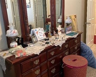 Nice 3 mirror dresser