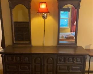 Bassett Furniture Double Mirrored Dresser With Vintage Sconce Lamp