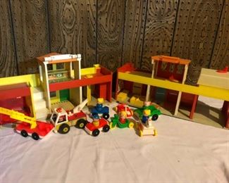 Fisher Price Play Family Village