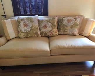 Paladin Sofa