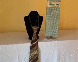 Vintage Pheasant Neck Tie