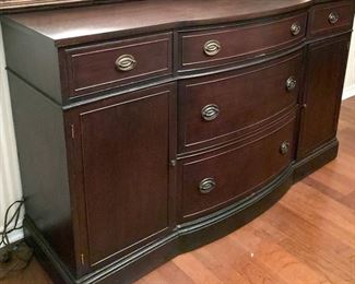 FINE QUALITY MAHOGANY SERVER. Also referred to as a Sideboard, or a Credenza. Bow Front Center, 4 Drawers including lined silverware drawer, 2 Doors conceal large storage area.