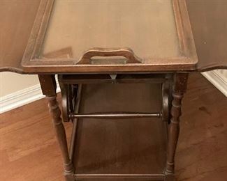 BUTLER'S SERVING CART WITH REMOVABLE TRAY