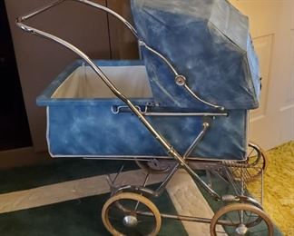 Vintage baby stroller - excellent condition