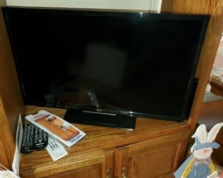 32" LG flat screen TV