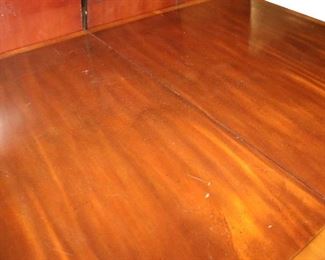 Baker Dining Table with 4 leaves