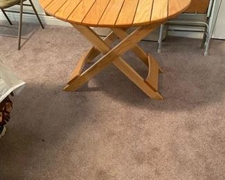 Fold up picnic table 