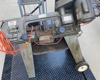 Metal horizontal band saw
