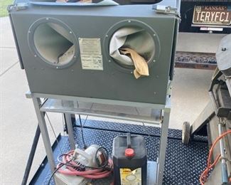 Sand blasting equipment