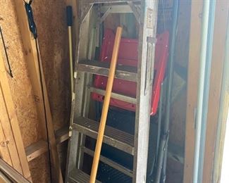 Aluminum ladders