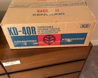 Kenwood KD-40 R turntable