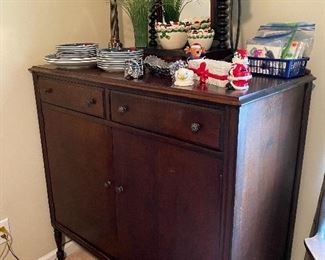 Gentlemen Chest with Sliding Shelf Drawers