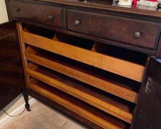 Pull Shelf Drawers in Gentlemen's Chest