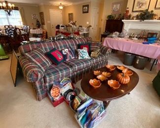 Pretty sofa cherry coffee table