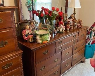 Dresser with mirror 