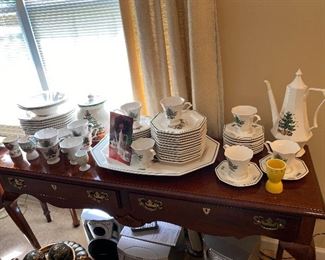Nikko Christmastime China 12 place Setting with Extras